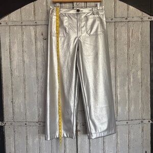 CeCe Shiny Silver Faux Leather Wide-Leg Capri Pants – Size M